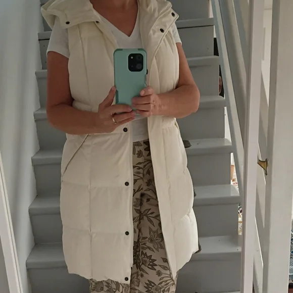Lands' End Women's Off-White Quilted Vest - Picture 3 of 3